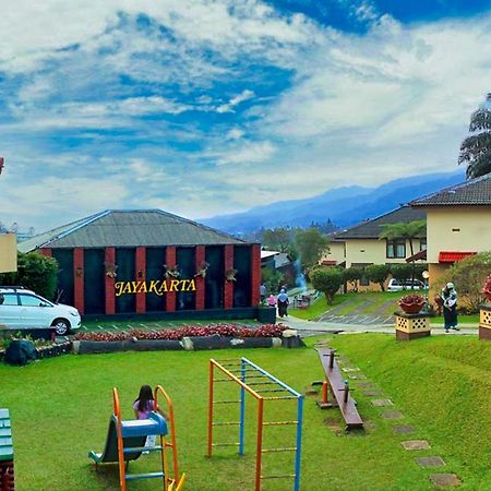 Hotel The Jayakarta Cisarua Puncak Esterno foto