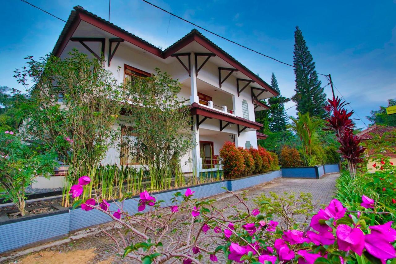 Hotel The Jayakarta Cisarua Puncak Esterno foto
