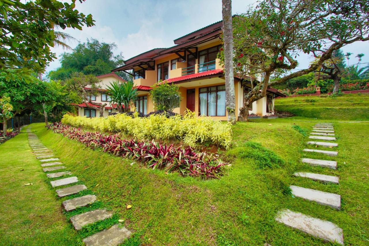 Hotel The Jayakarta Cisarua Puncak Esterno foto