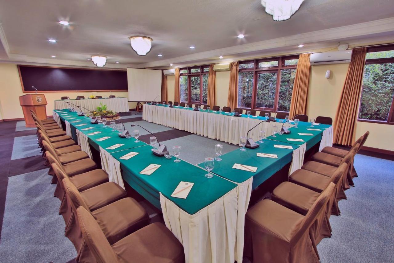 Hotel The Jayakarta Cisarua Puncak Esterno foto