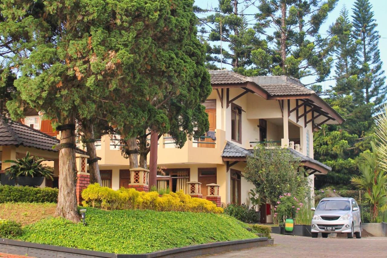 Hotel The Jayakarta Cisarua Puncak Esterno foto