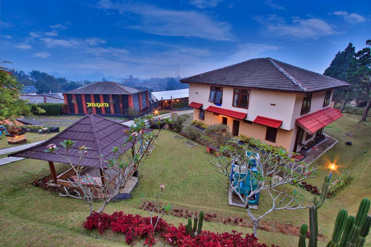 Hotel The Jayakarta Cisarua Puncak Esterno foto