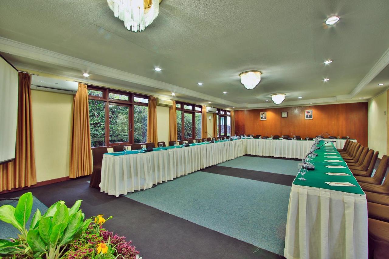 Hotel The Jayakarta Cisarua Puncak Esterno foto