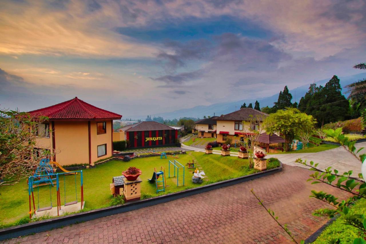 Hotel The Jayakarta Cisarua Puncak Esterno foto