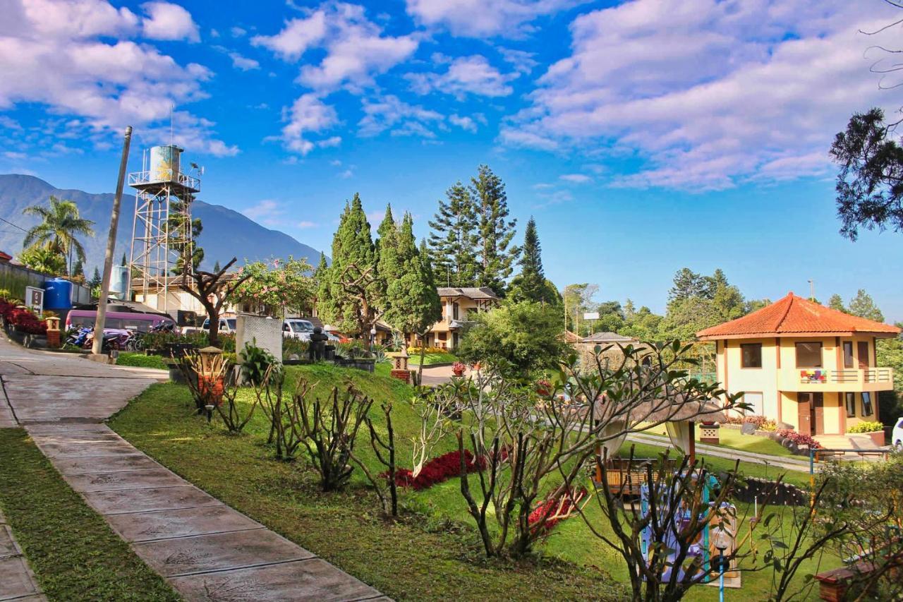 Hotel The Jayakarta Cisarua Puncak Esterno foto