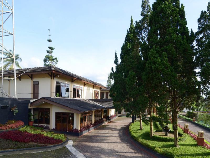 Hotel The Jayakarta Cisarua Puncak Esterno foto