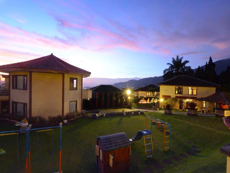 Hotel The Jayakarta Cisarua Puncak Esterno foto