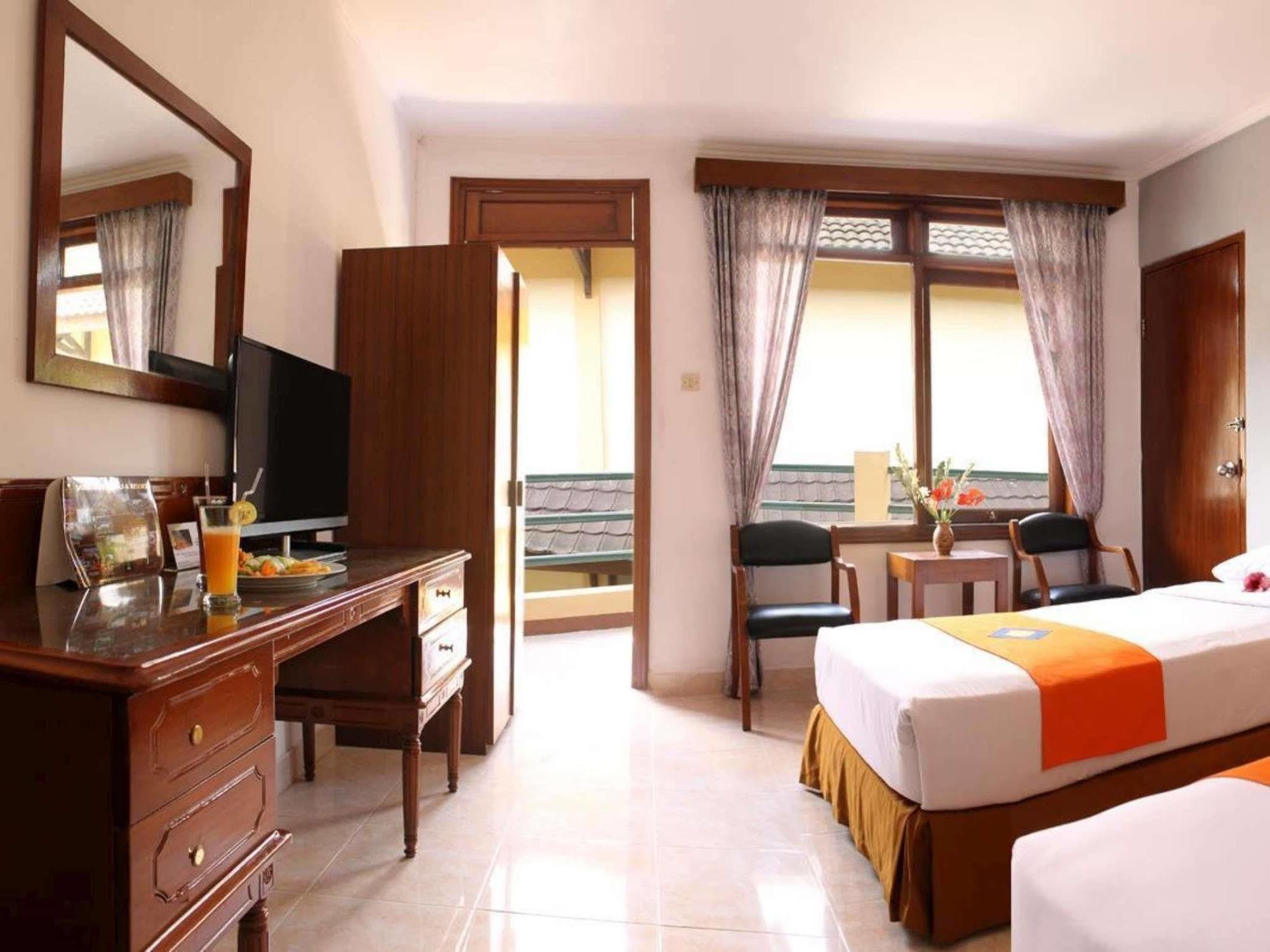 Hotel The Jayakarta Cisarua Puncak Esterno foto